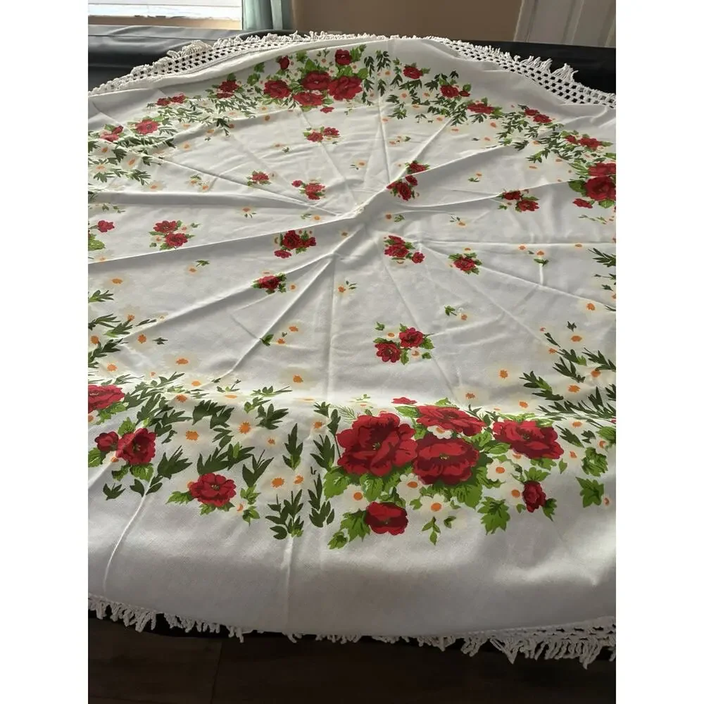Vintage 1950S Style 60 Inch Round White Tablecloth, Red Roses And Tassels